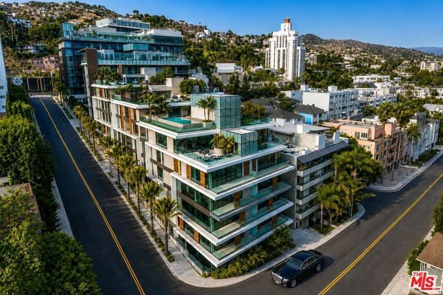 8420 W Sunset Boulevard # 107, West Hollywood