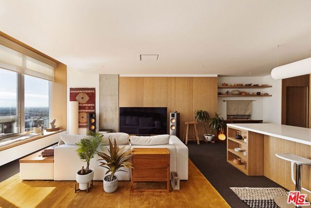 1155 S Grand Avenue # 2107, Los Angeles