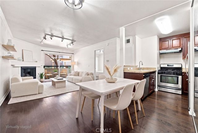 21400 Burbank # 106, Woodland Hills
