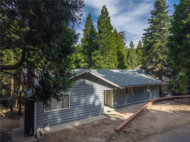 1163 Jungfrau, Crestline