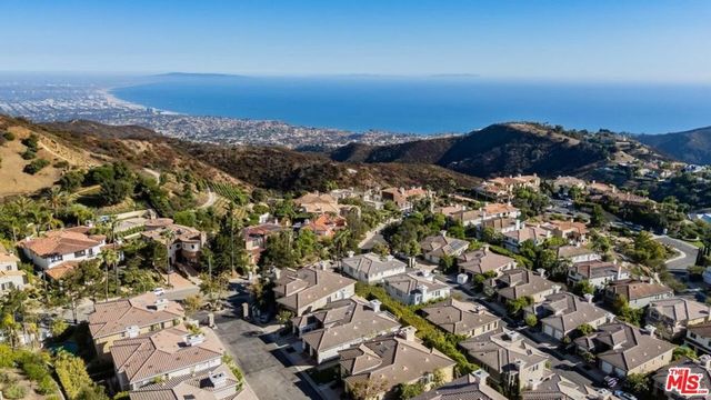 16610 Calle Brittany, Pacific Palisades
