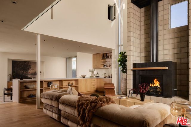 2801 Sanborn Avenue, Los Angeles