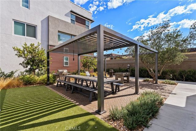 651 S Lyon Street, Santa Ana