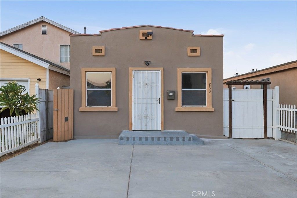 233 E Louise Street, Long Beach