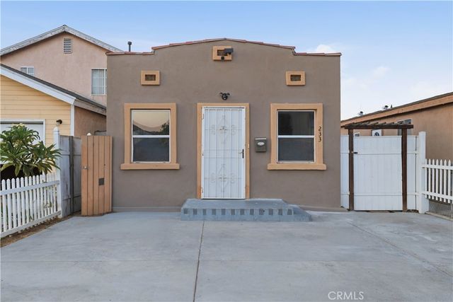233 E Louise Street, Long Beach