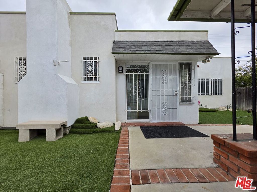 611 W 109th Street, Los Angeles