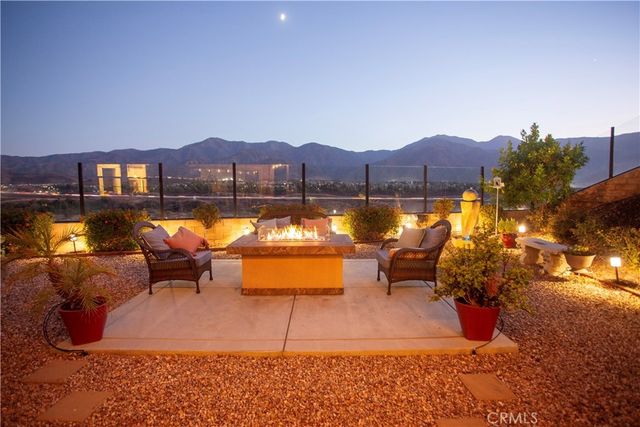 11511 Alton, Corona