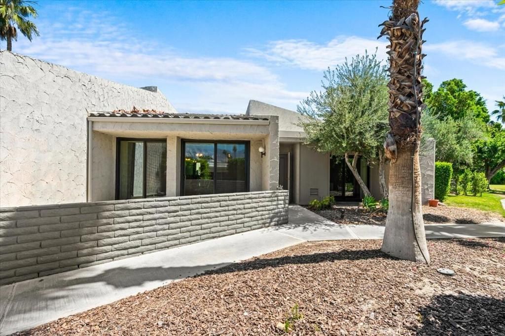 2620 N Whitewater Club Drive # D, Palm Springs