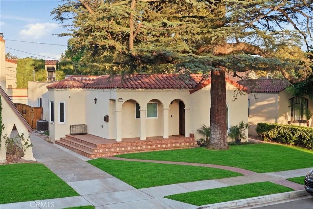 1004 N Everett, Glendale