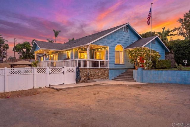1422 E Fallbrook Street, Fallbrook