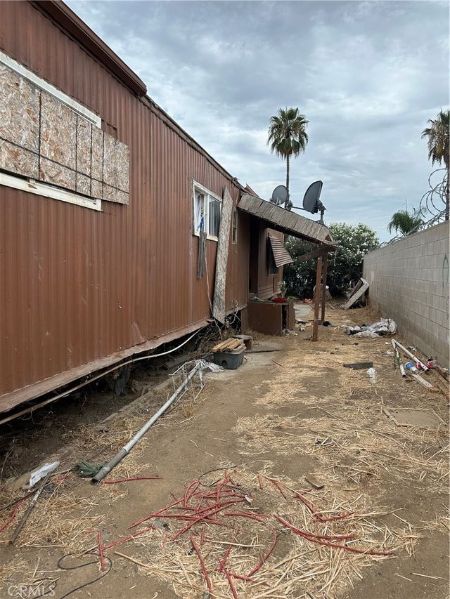 27702 Van Buren, Menifee