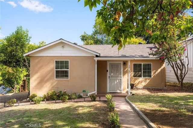 15 Oak Park Way, Oroville