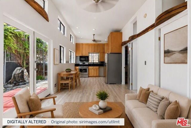 2416 Walnut Avenue, Los Angeles
