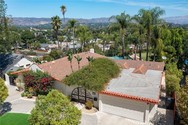 23365 Calvert Street, Woodland Hills