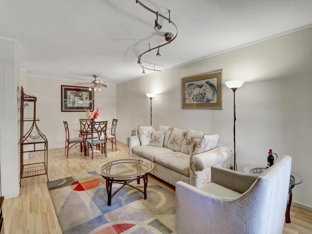 2860 N Los Felices Road # 206, Palm Springs