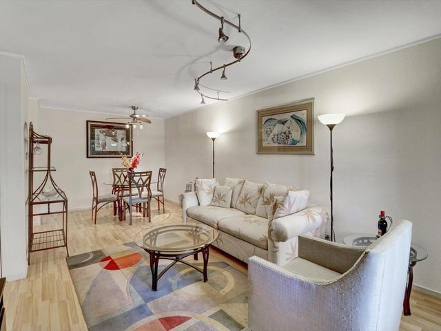 2860 N Los Felices Road # 206, Palm Springs