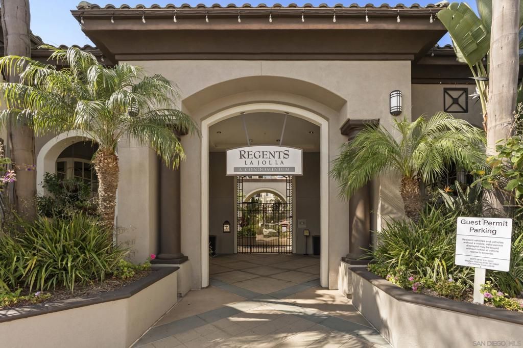 9263 Regents Rd # B204, La Jolla
