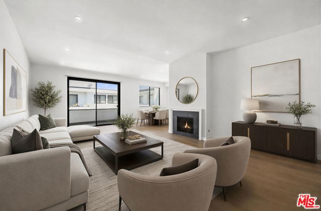 8568 Burton Way # 301, Los Angeles