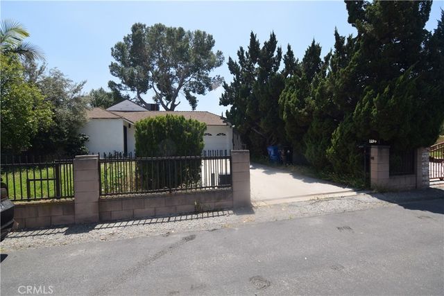 9930 Saticoy Street, Burbank