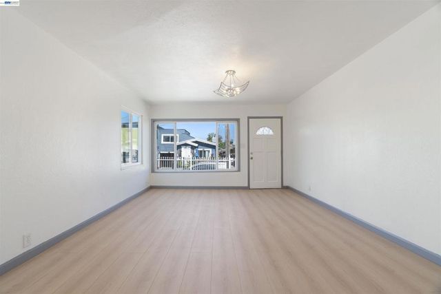 1006 72nd Ave, Oakland
