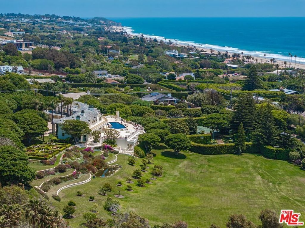 6051 Philip Avenue, Malibu