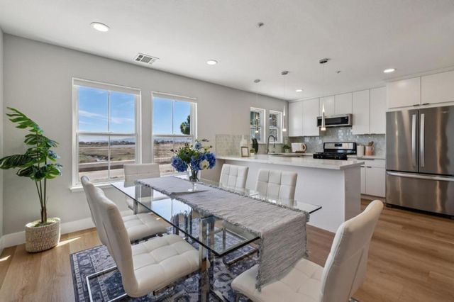 1121 Outrigger Lane, Foster City