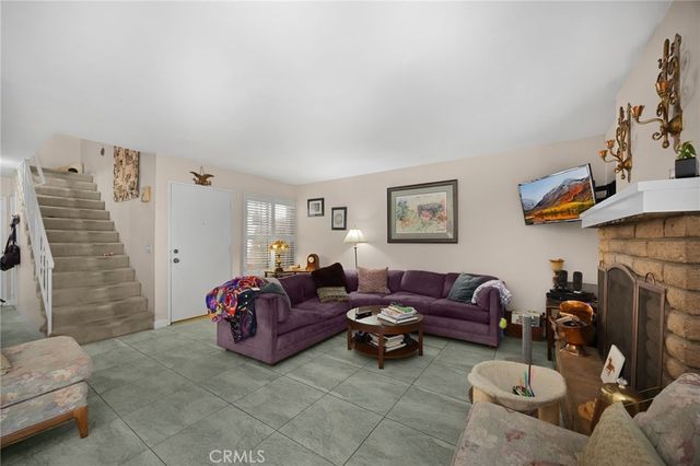 1402 Vista Grande, Fullerton