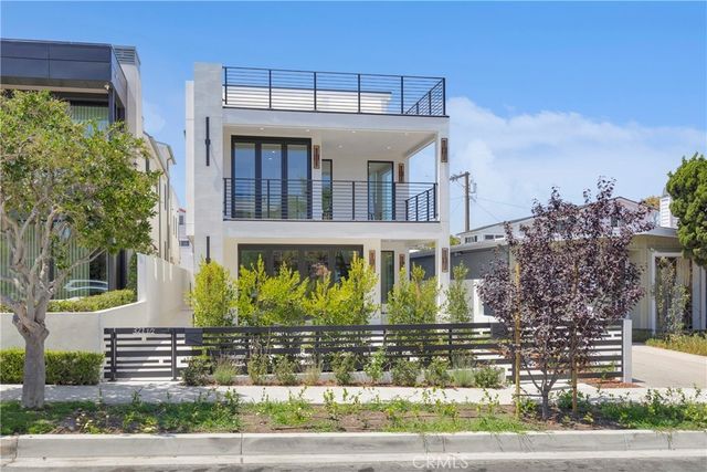 321 Larkspur Avenue # 1/2, Corona Del Mar