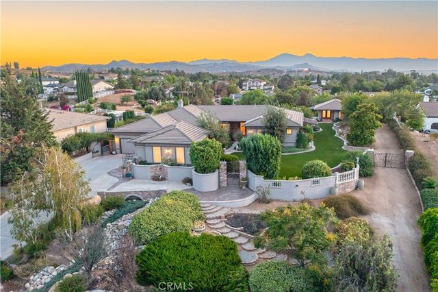 18493 Oak Park Drive, Riverside