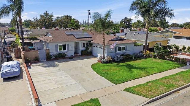 1406 W Baker, Fullerton