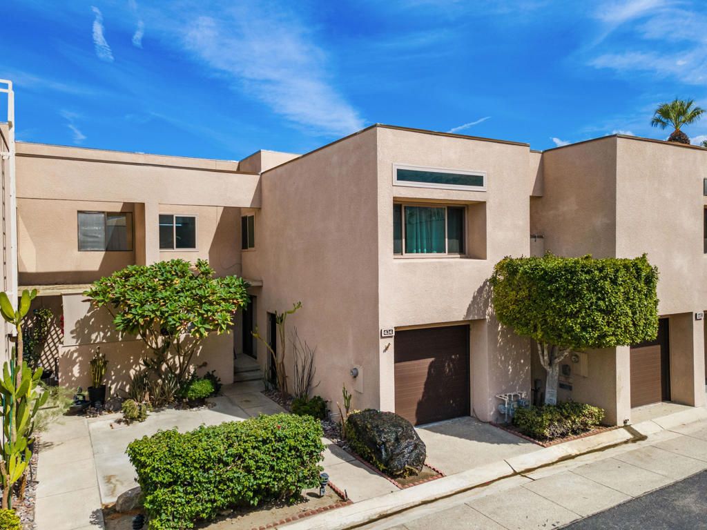 434 Village Square E, Palm Springs