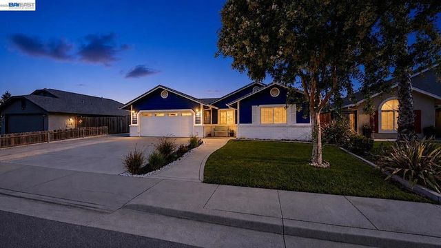 771 Twin Hills Dr, Galt