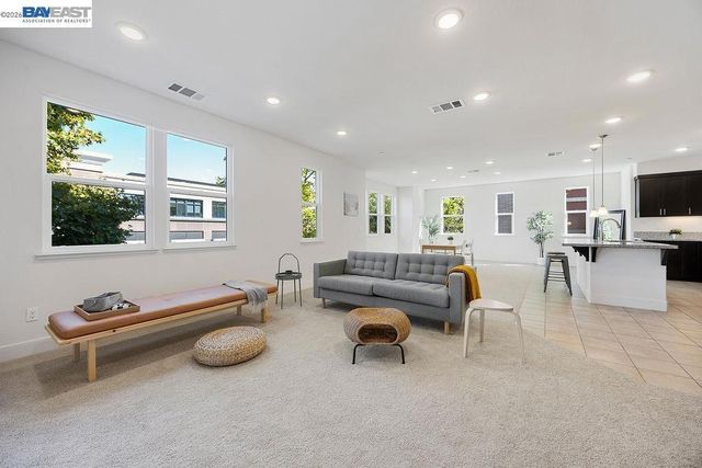 2729 5th St, Alameda