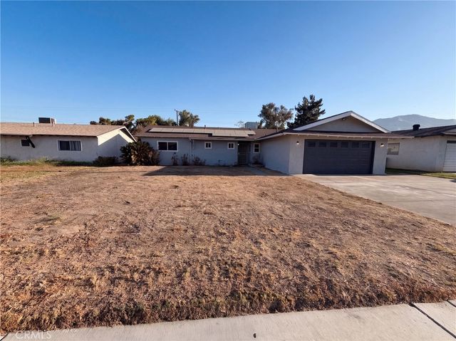 26934 10th, Highland