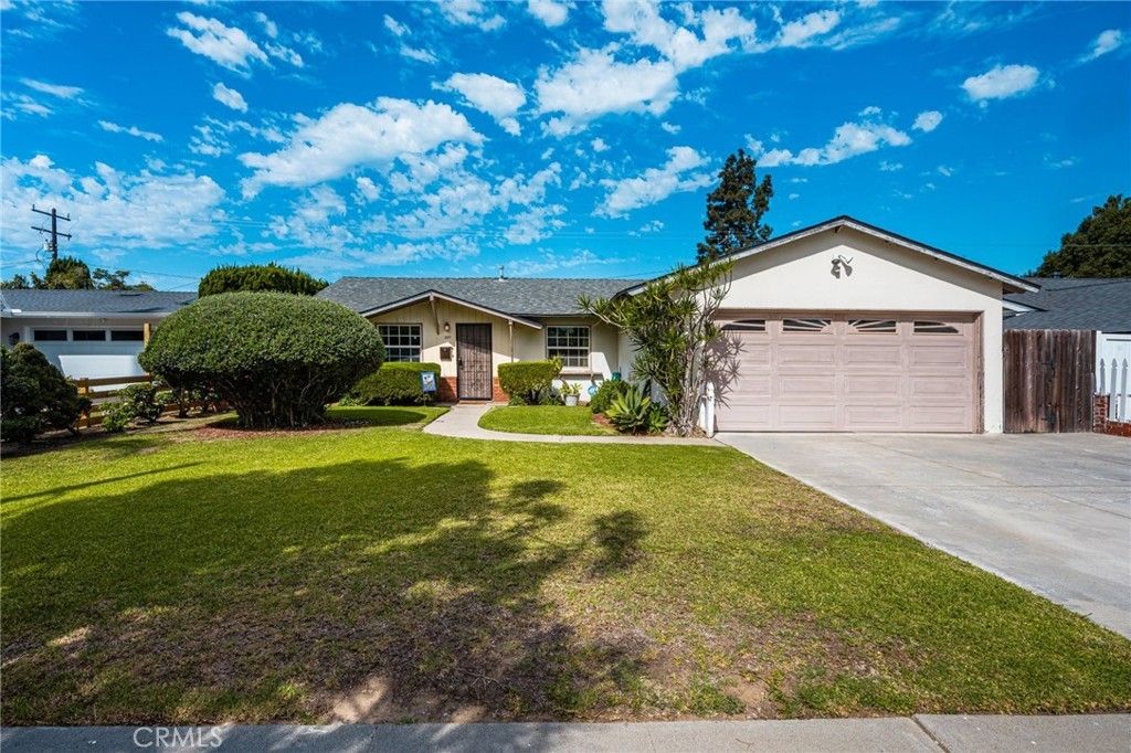2211 Meyer, Costa Mesa