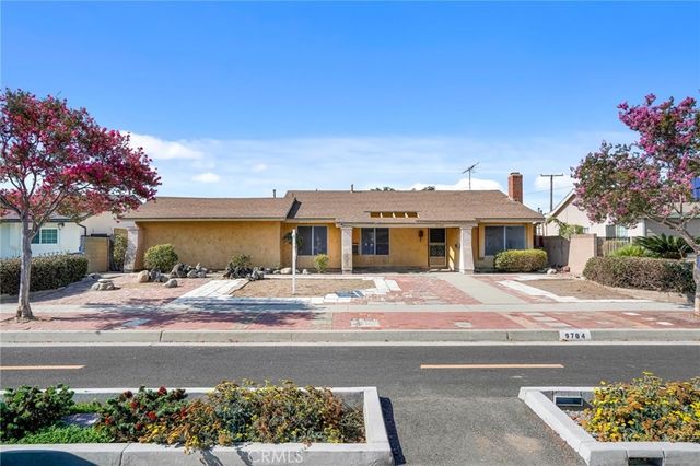 9704 Mines Avenue, Pico Rivera