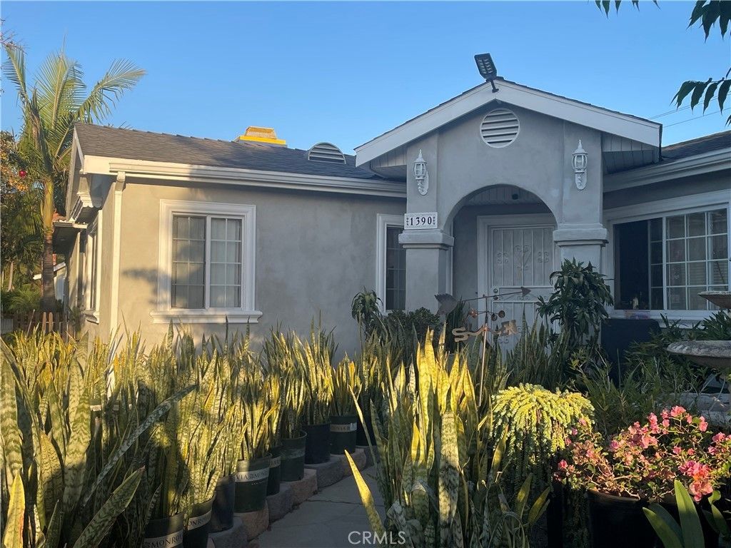 1390 W 33rd Street, Long Beach