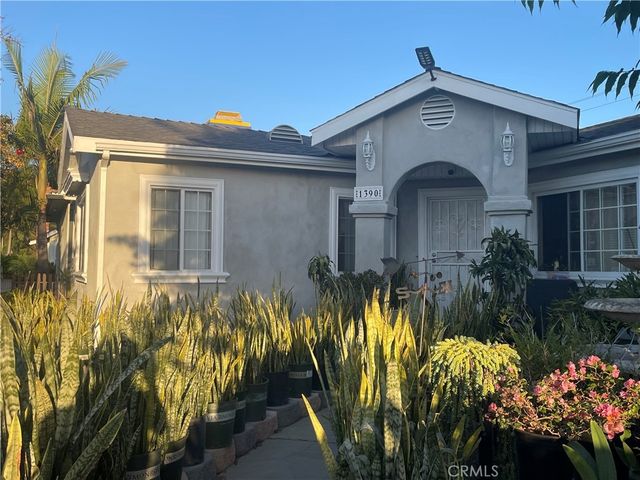 1390 W 33rd Street, Long Beach