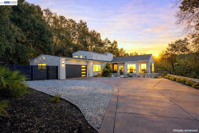 166 Castle Crest Rd, Alamo