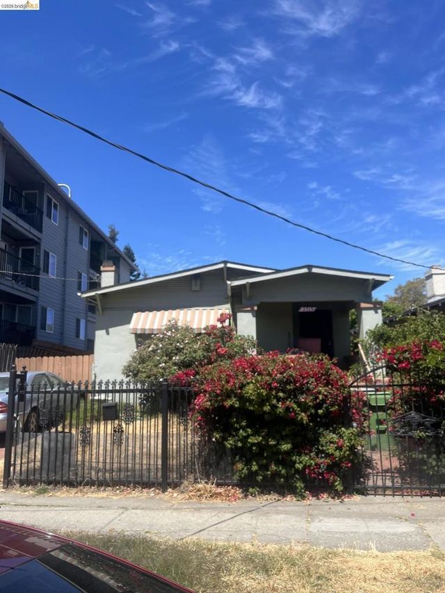 2715 High, Oakland