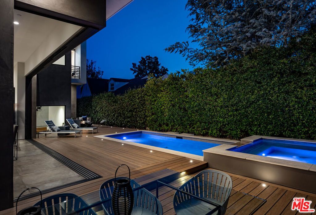 8356 W 4th Street, Los Angeles