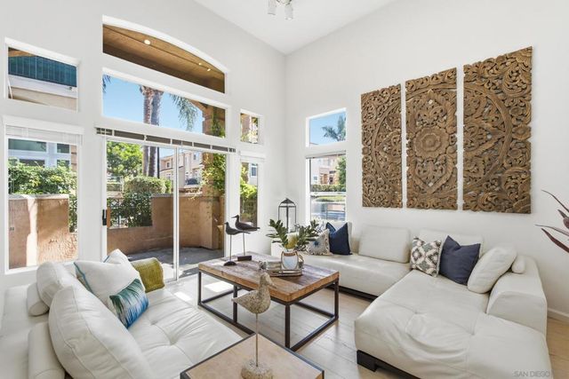 7142 Calabria # A, San Diego