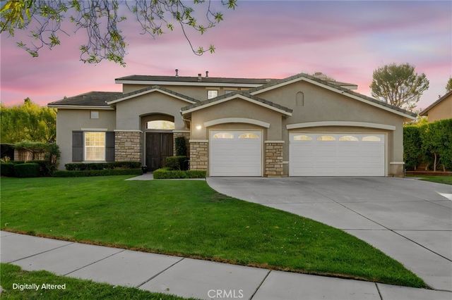 1716 Via Provincia Circle, Corona