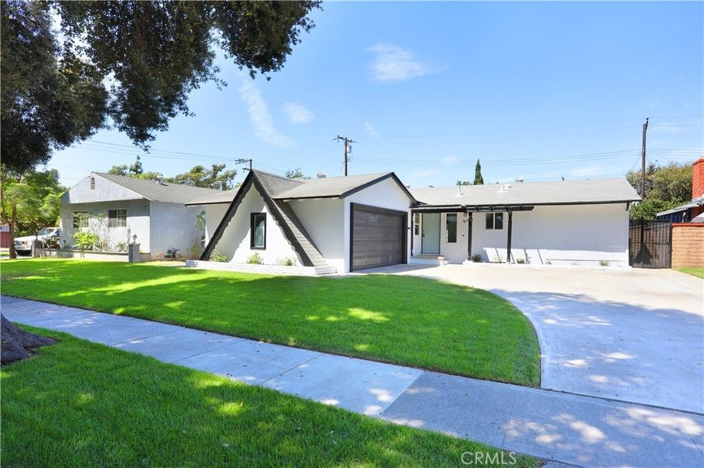 2105 W Hall, Santa Ana