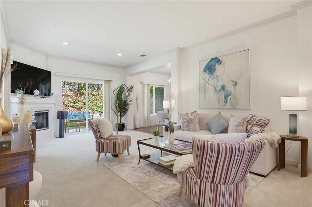 15735 Wyandotte, Lake Balboa