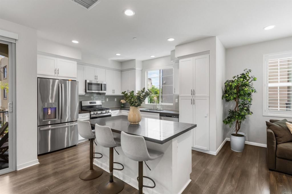 328 Waverunner Court, Santee