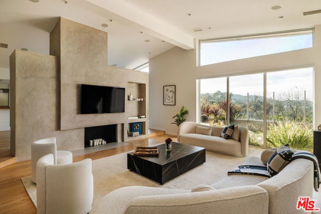 3423 Scadlock Lane, Sherman Oaks