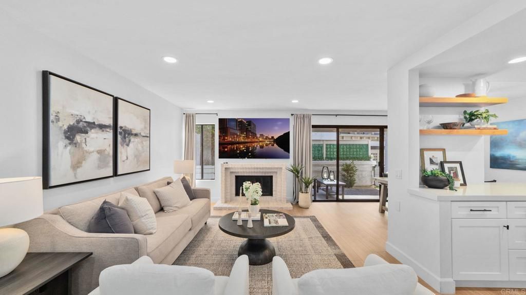 532 1/2 Via De La Valle # F, Solana Beach