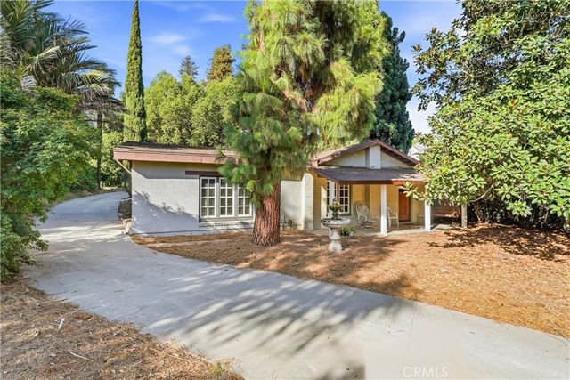 1749 West, La Habra Heights