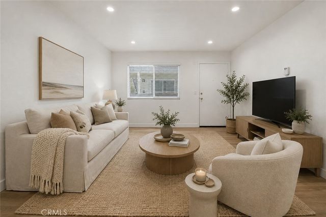 1140 Molino # 1, Long Beach